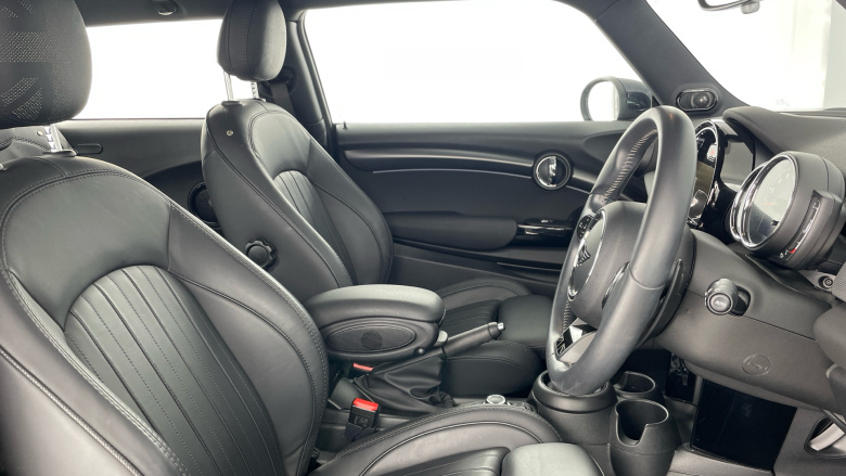 MINI Hatchback 2.0 Cooper S Exclusive 3dr Auto Petrol Hatchback